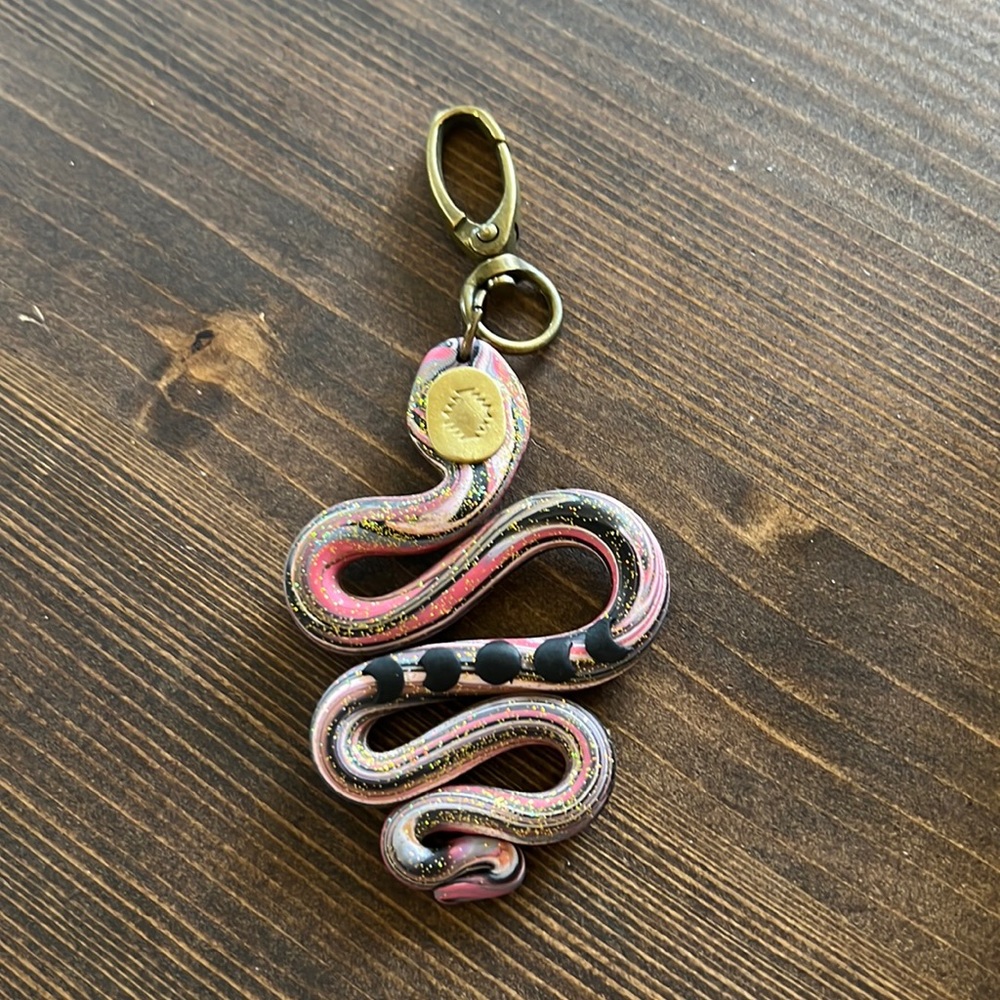 Nena & Co Trashcat colab AOTM snak